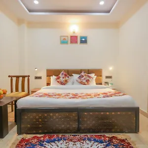 Hotel Mystic Hills Retreat